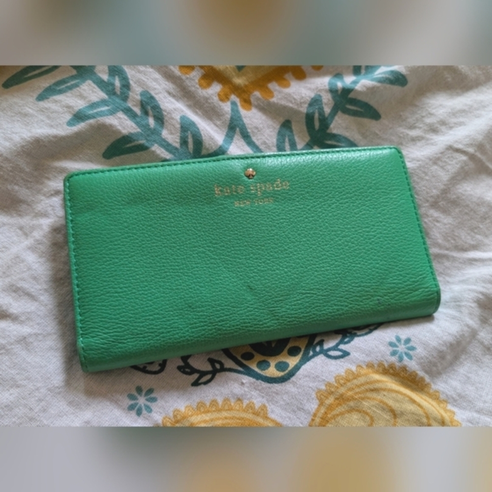 Kate Spade Vibrant Green Wallet